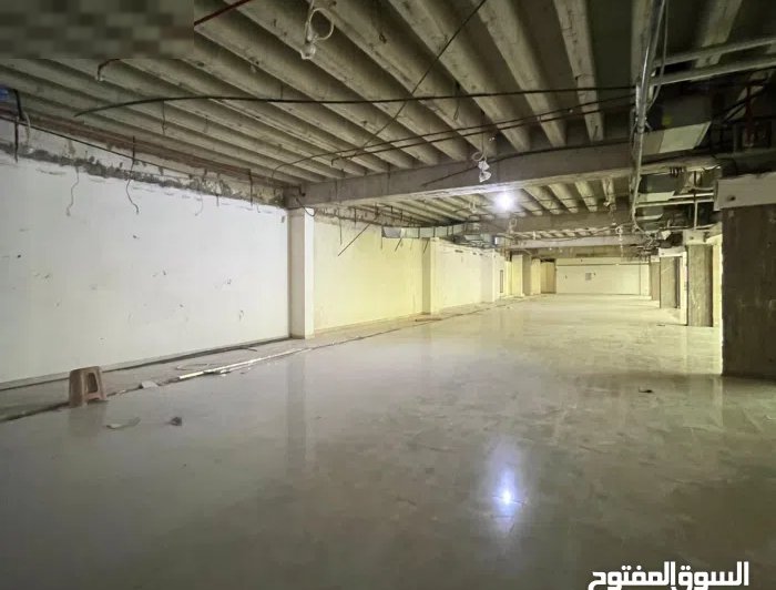 دور كامل تجاري للإيجار في العقيلة .