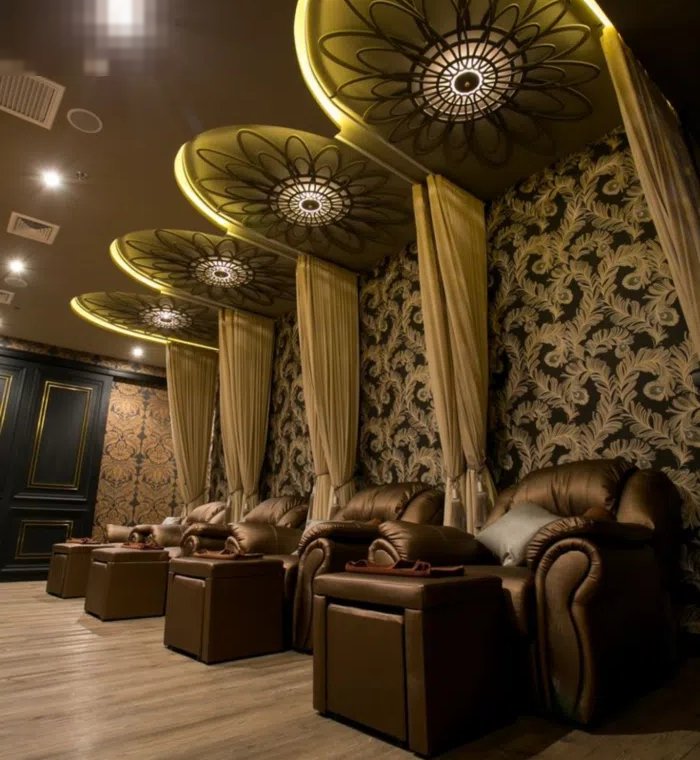 للبيع صالون نسائي بالجابريه على الشارع الرئيسي والداخلي   صالونين بجانب بعض واحد متخصص للأظافر والمك