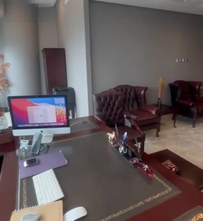 للايجار مكتب راقى جدا 120 متر مع رقم إلى فى برج راقى بدون الفرش