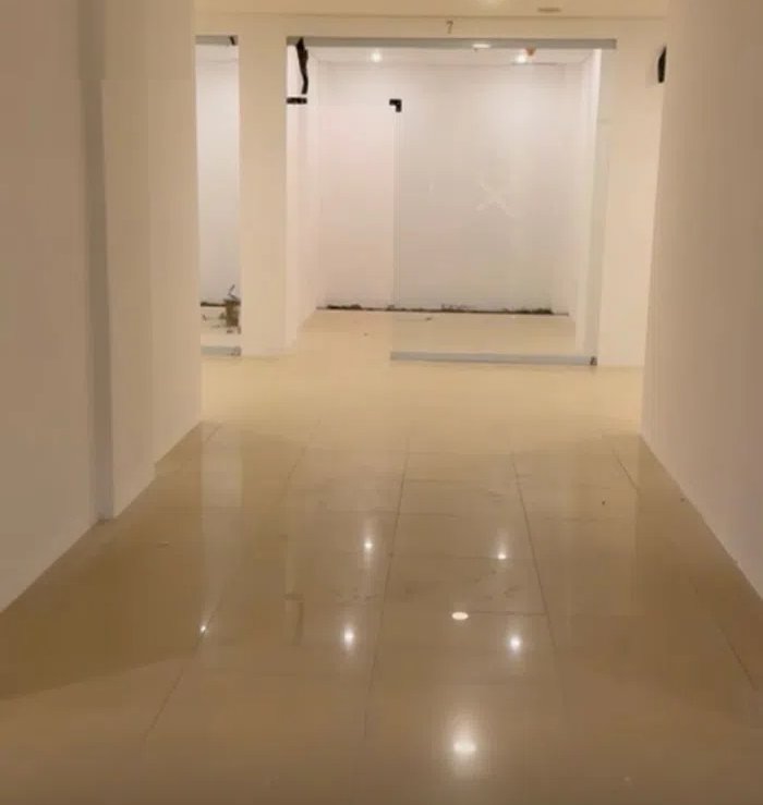 للايجار مكتب في العاصمه رقم علي مساحه 11 متر الايجار