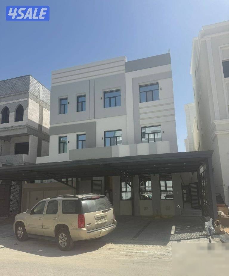 Floor in South AlMutlaa 8