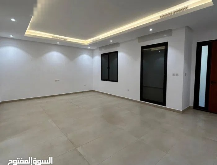 1 m2 4 Bedrooms Apartments for Rent in Hawally Salwa