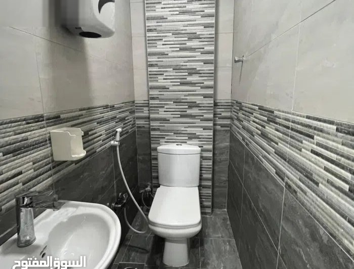 دور كامل تجاري للإيجار في الفروانية