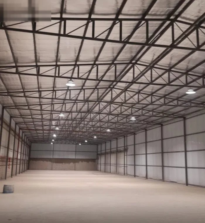 مخزن مسقوف للإيجار