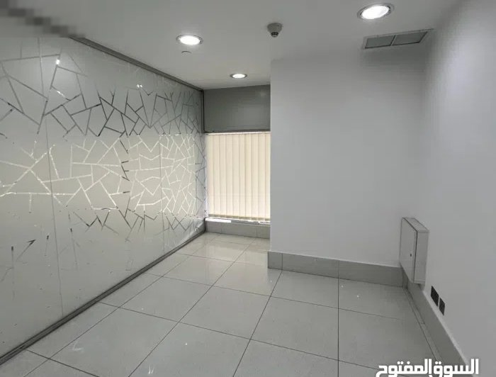 دور كامل تجاري مع فترة سماح للإيجار في القبلة قطعة 11