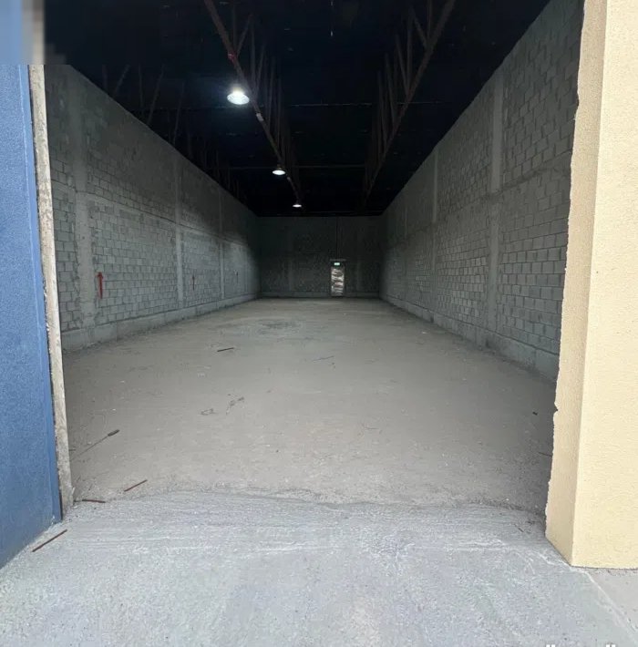 مخازن بالشويخ مساحات تبداء من 165 دينار سعر المتر 7 دينار