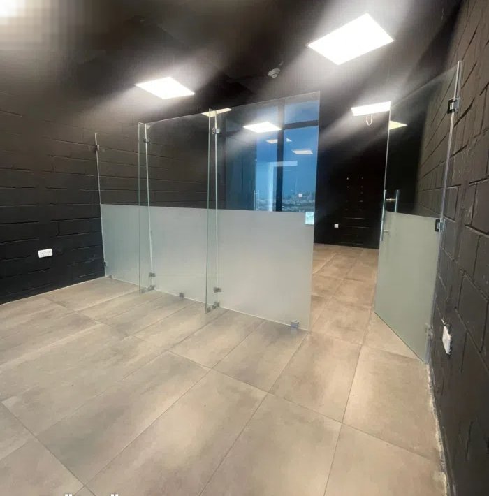 للايجار مكتب 30 متر فى المرقاب متشطب مع فترة سماح شهر