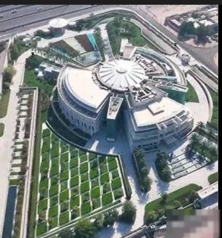 Wanted house in area Salmiya Q 12 which was its site and payment cash,