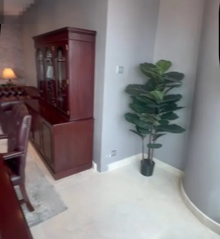 للايجار مكتب راقى جدا 120 متر مع رقم إلى فى برج راقى بدون الفرش