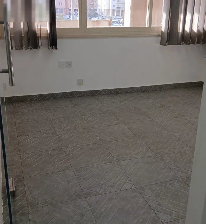 للايجار محل ميزانين 45 متر حولي نشاط زهور ونباتات موقع مميز ويوجد بارنكج سيارات