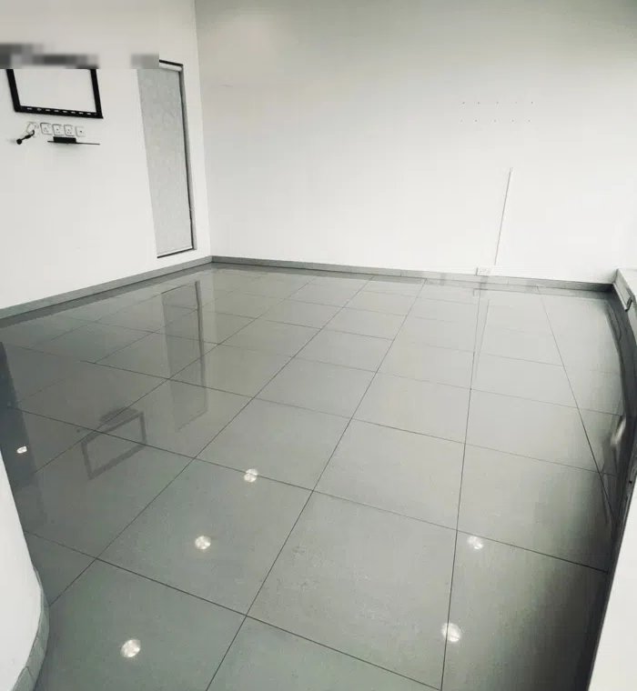 نص دور تجاري للإيجار بالعاصمه - 2 رقم آلي