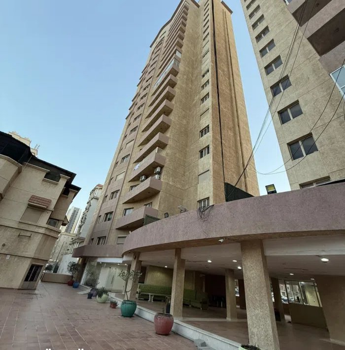 200 m2 4 Bedrooms Apartments for Sale in Al Ahmadi Mahboula