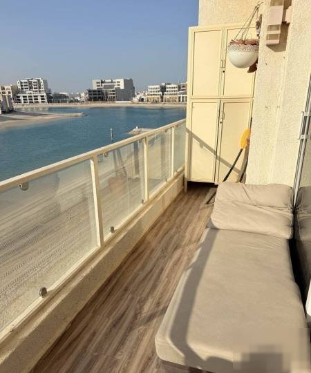Two-room apartment with a hall, sea view, and a shared swimming pool.