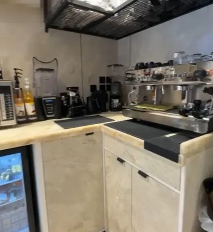 محل ممتاز مختص ( بالعصائر _ القهوة _ السويت )