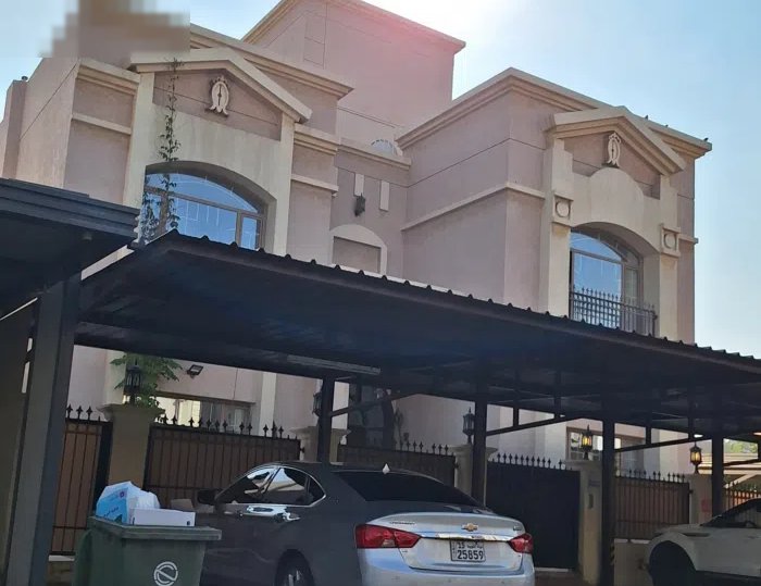 750 m2 More than 6 bedrooms Villa for Sale in Hawally Bayan