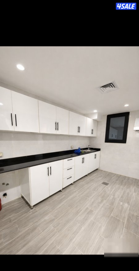 Apartment in Omariya