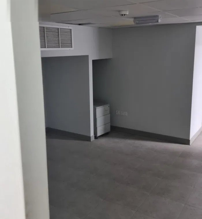 مكاتب للايجار داخل برج راق في منطقة شرق بادوار مختلفة تلدأالمساحات مت 80 متر مربع الي 350 متر