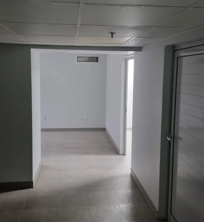 مكاتب للايجار داخل برج راق في منطقة شرق بادوار مختلفة تلدأالمساحات مت 80 متر مربع الي 350 متر