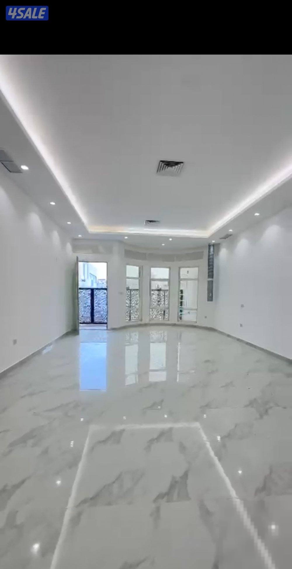 Floor in New Wafra