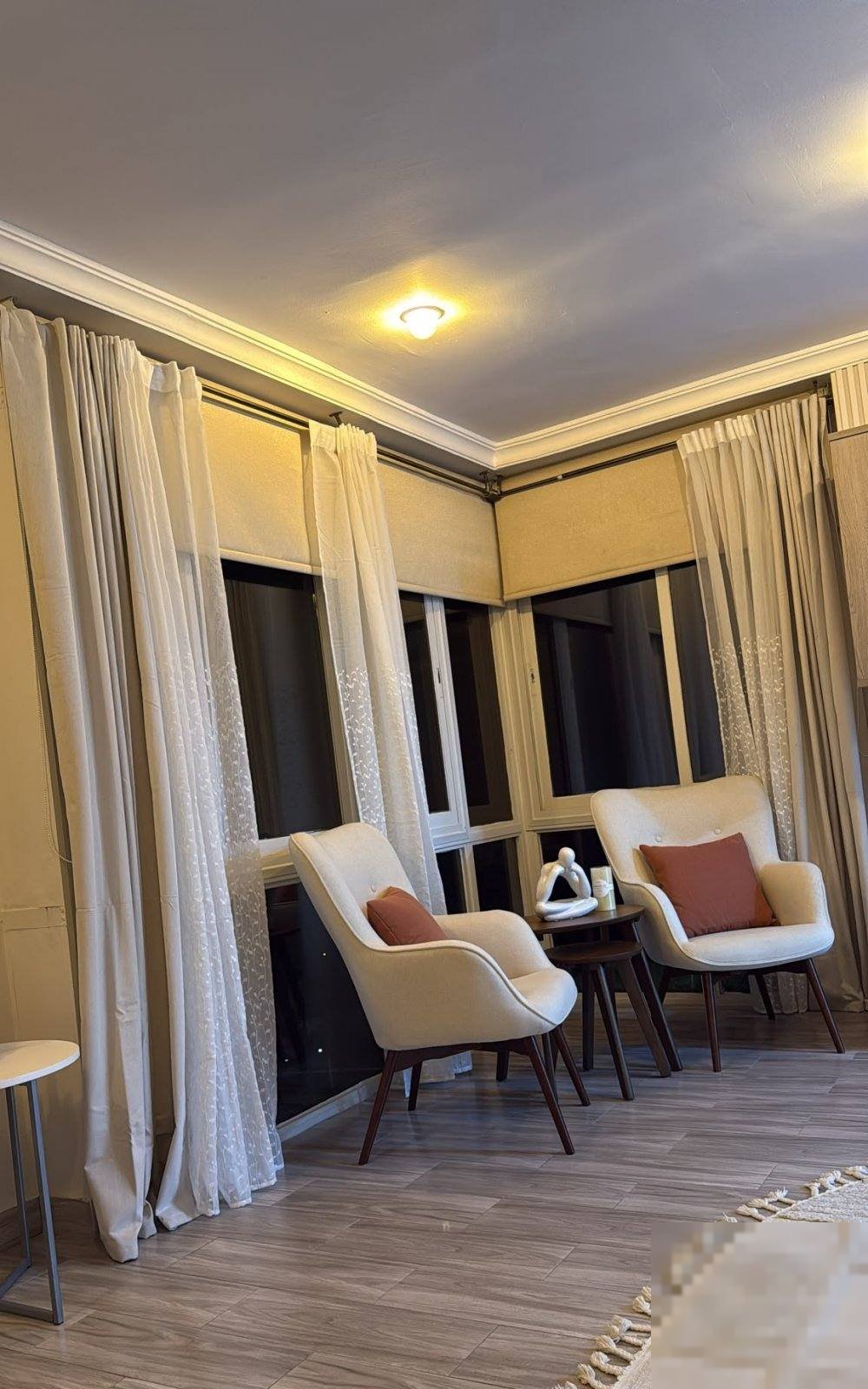 Apartment with private work, full sea view, and a place that has had a lot of effort put into it.