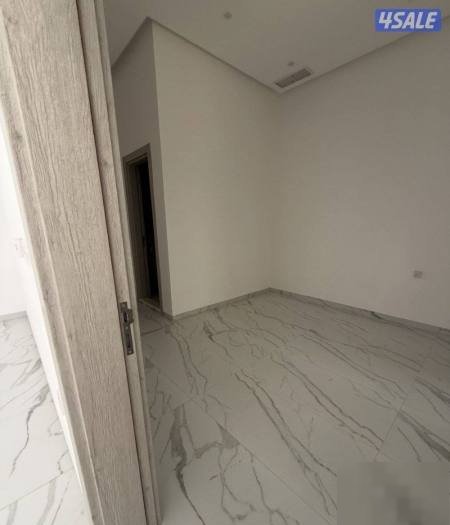 Floor in Farwaniyah