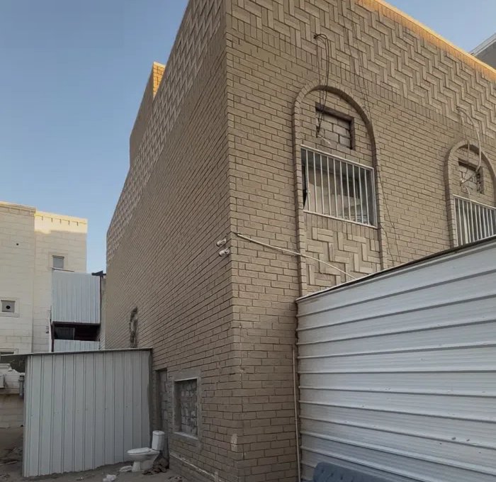 600 m2 More than 6 bedrooms Townhouse for Sale in Al Jahra Oyoun