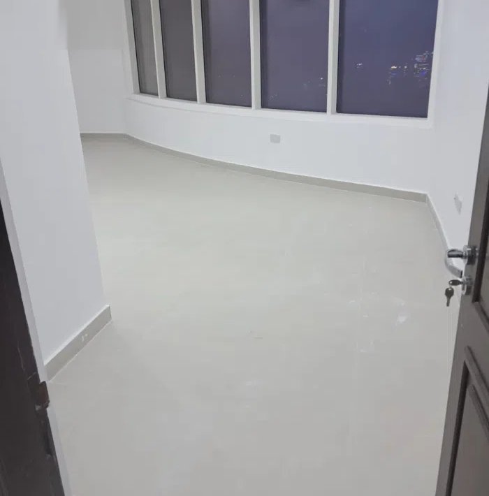 دور تجارى للايجار بالفروانيه ب3 ارقام اليه يصلح لكافة الانشطه التجاريه