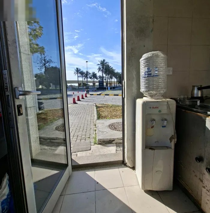 محلات للايجار بحولي والسالميه  وبنيد القار