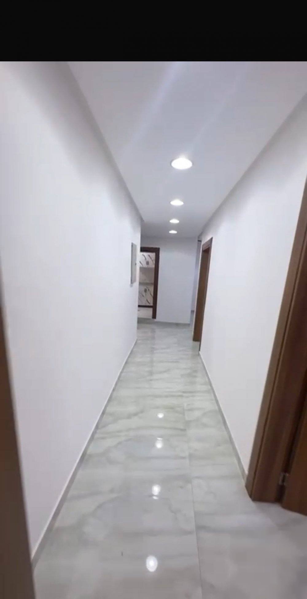 Floor in Ardihya
