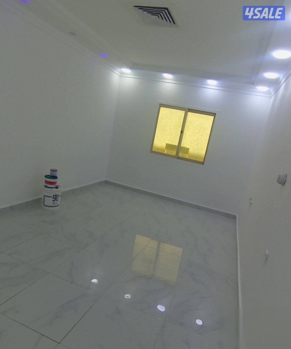 apartment for rent in Hawalli room and hall and bathroom and kitchen