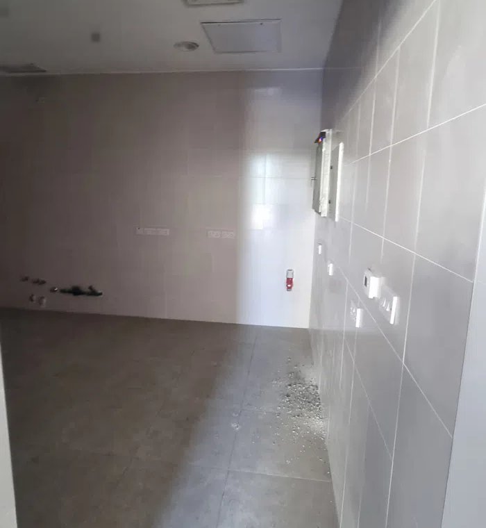 للايجار بابو الحصاني محل مساحتة 50 متر  موقع مميز  For rent in Abu Al-Hassani, a shop with an area o