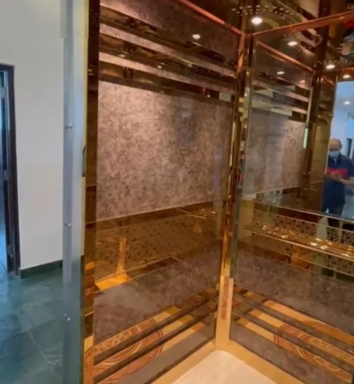 400 m2 More than 6 bedrooms Villa for Sale in Farwaniya West Abdullah Al-Mubarak