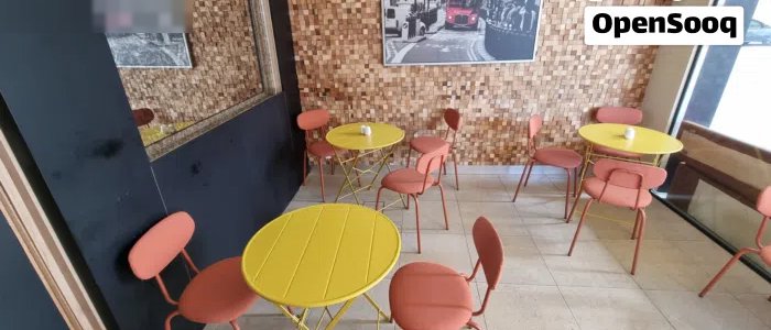 للايجار محل 40 متر مربع بصباح السالم يصلح كوفي بمساحات وجلسات امام المحل