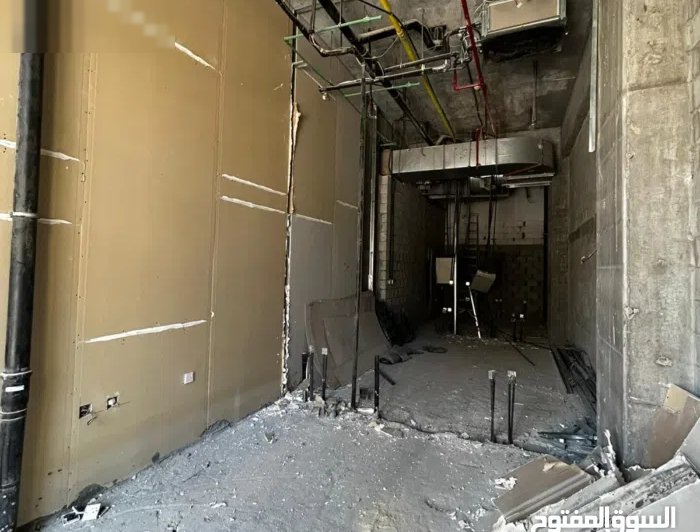 محل تجاري مع فترة سماح للإيجار في الشرق