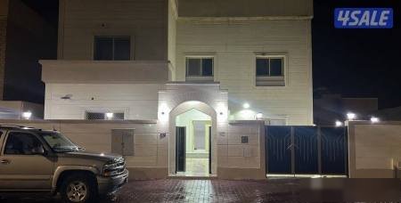Saad Al-Abdullah, corner house, two floors, 6 rooms, hall, Diwaniya, and an external room.