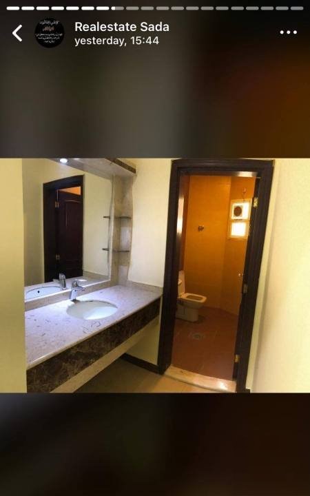 For rent, ground floor in Surra, 4 large rooms, a large hall, a maid's room, and shaded parking.