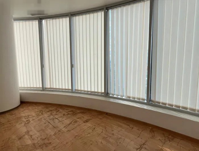 دور كامل تجاري للإيجار في القبلة .