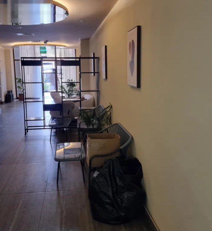 للايجار محل بشرق موقع ممتاز مساحة المحل 110 متر مربع  Shop for rent in the east, excellent location,